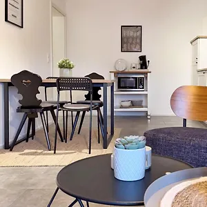 Nummer Eins Apartment